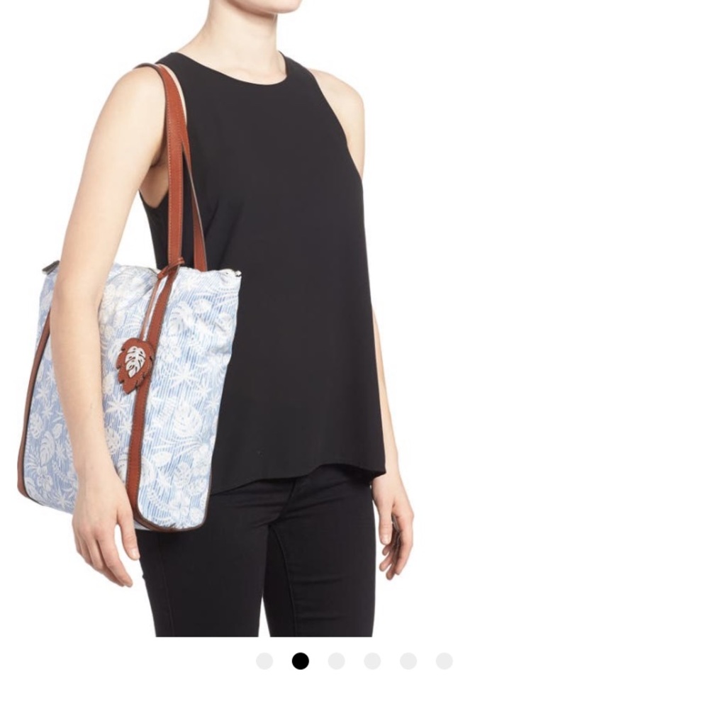 Tommy Bahama Siesta Key shoulder bag